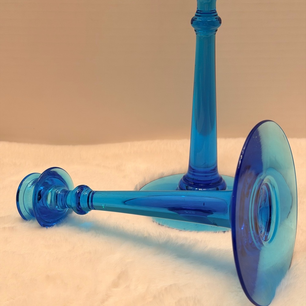 RARE Vintage Fistoria Electric Blue Glass Candlesticks - Picture 4 of 6